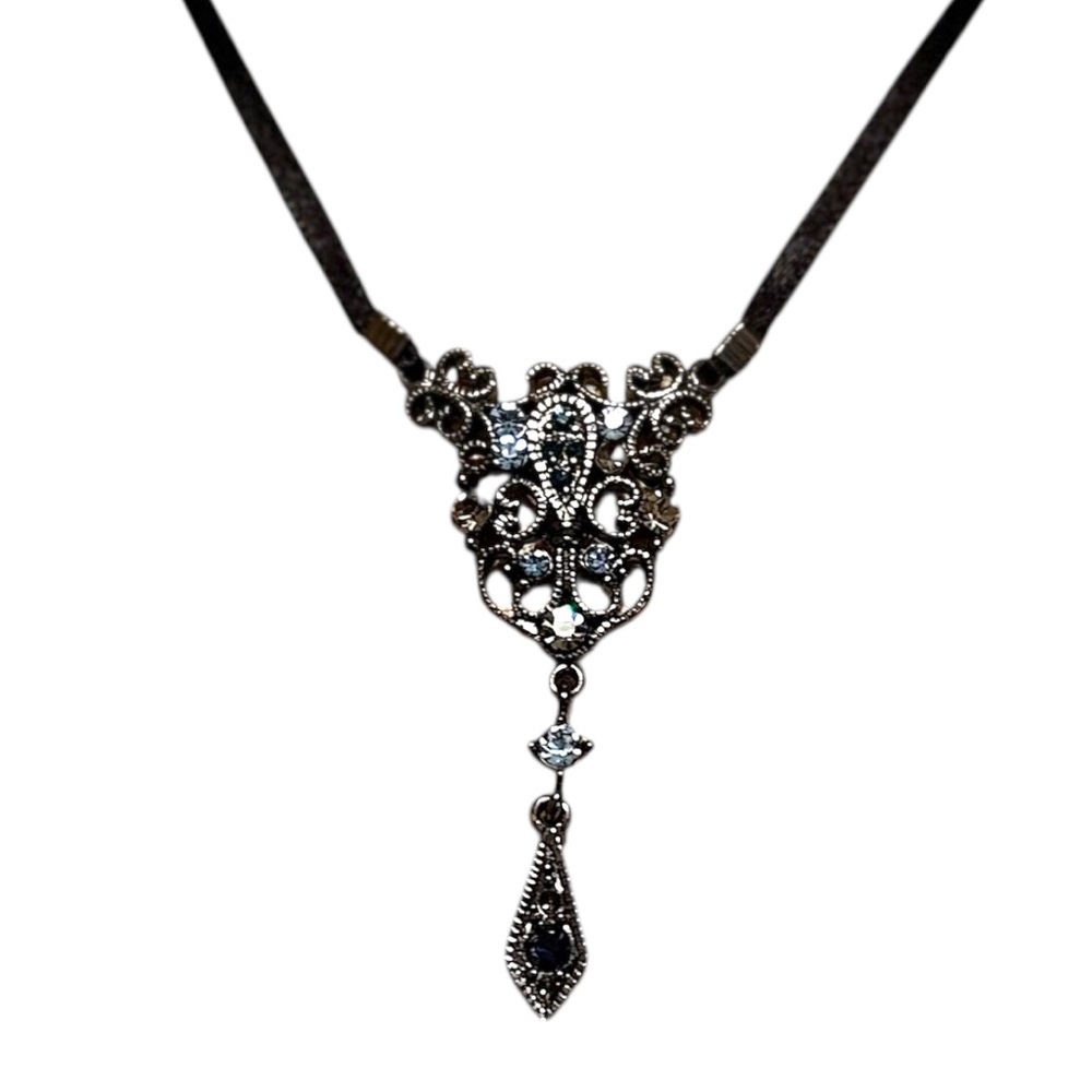 Vintage Jewelry Cookie Lee Black Metal Pendant with Rhinestones Necklace
